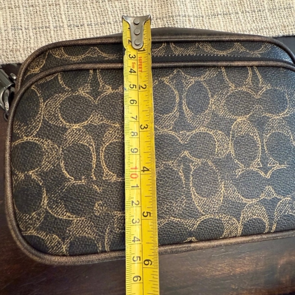 Coach Finlay in loved leather and signature canvas - Picture 9 of 10